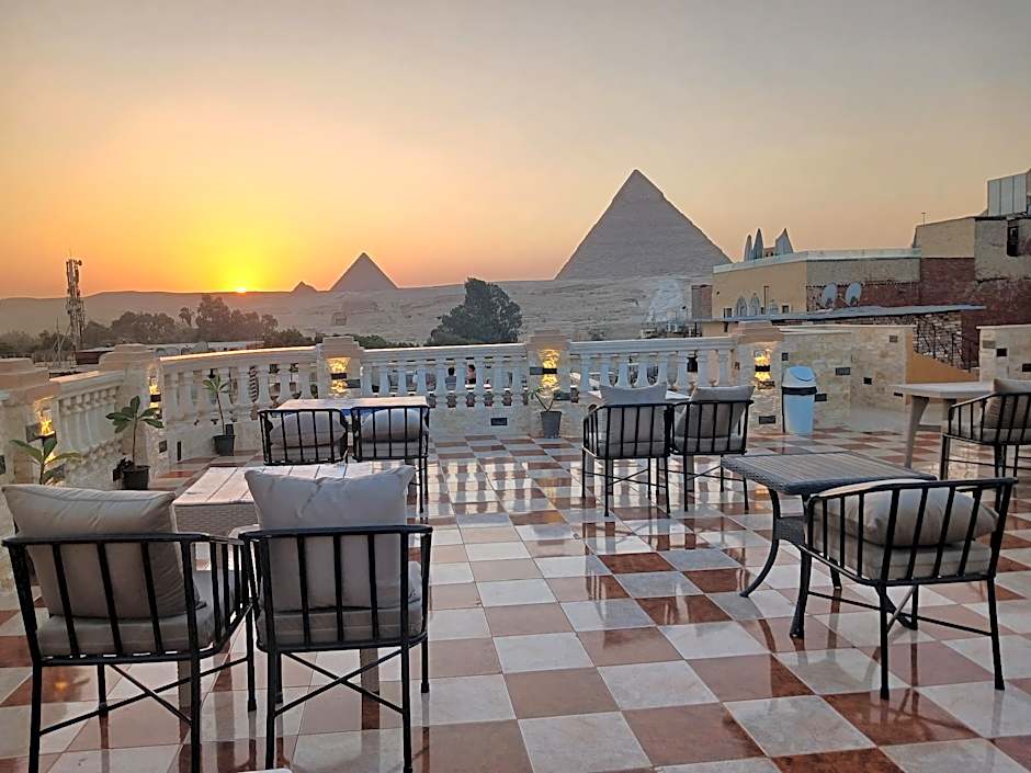 royal pyramids inn
