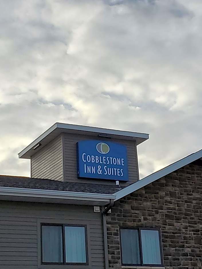Cobblestone Inn & Suites - Manchester