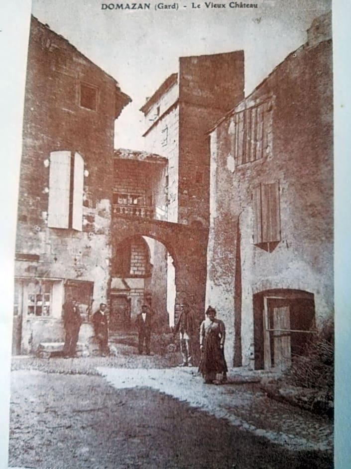 Les Greniers Du Château