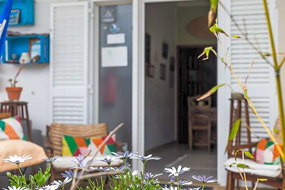 Ericeira Chill Hill Hostel & Private Rooms
