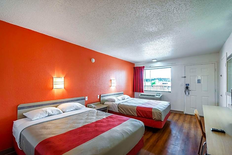 Motel 6-Anniston, AL