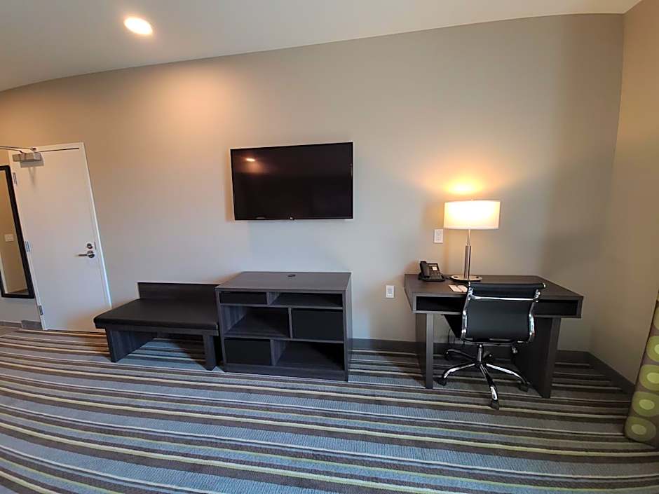 Super 8 by Wyndham Thompson