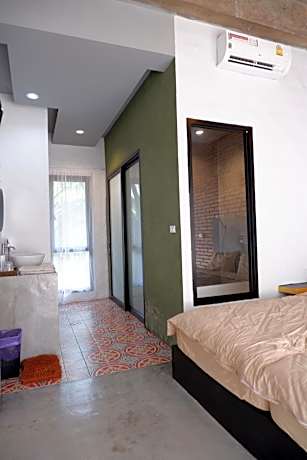 Deluxe King Studio