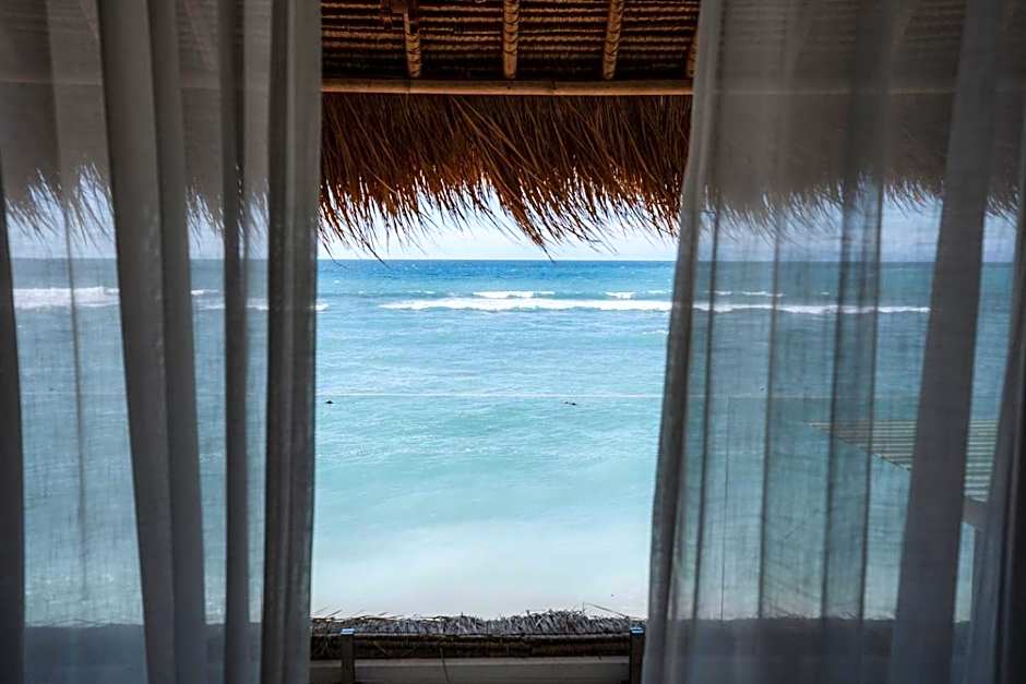 Legends Beachfront Resort – Uluwatu, CO
