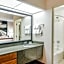 Super 8 by Wyndham Clovis