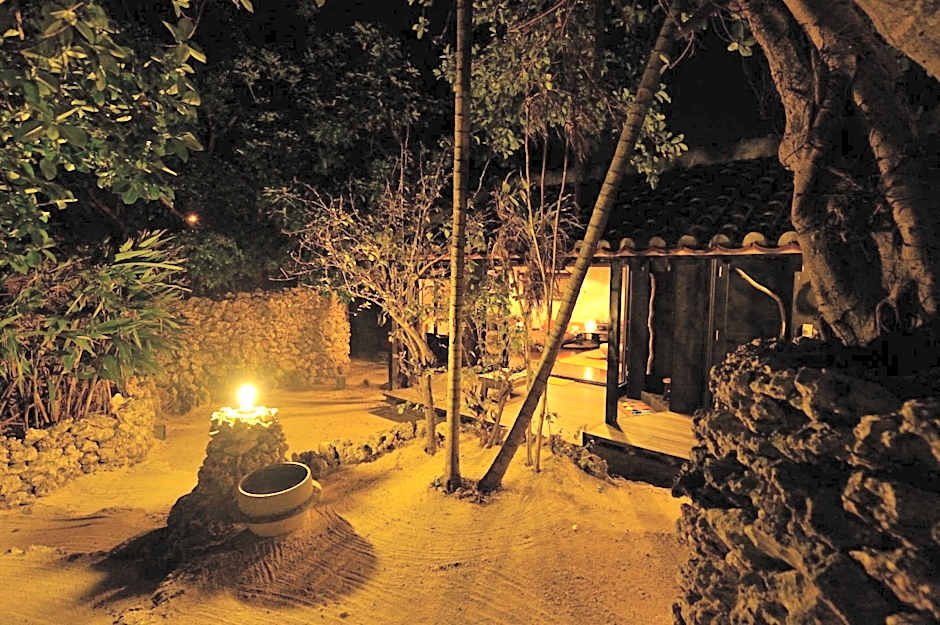 Taketomijima Akaneya