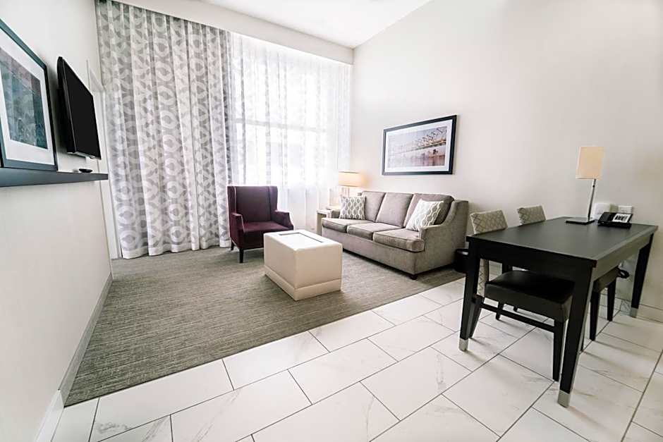 Embassy Suites By Hilton Louisville Downtown