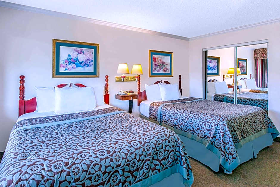 Days Inn by Wyndham Camarillo - Ventura
