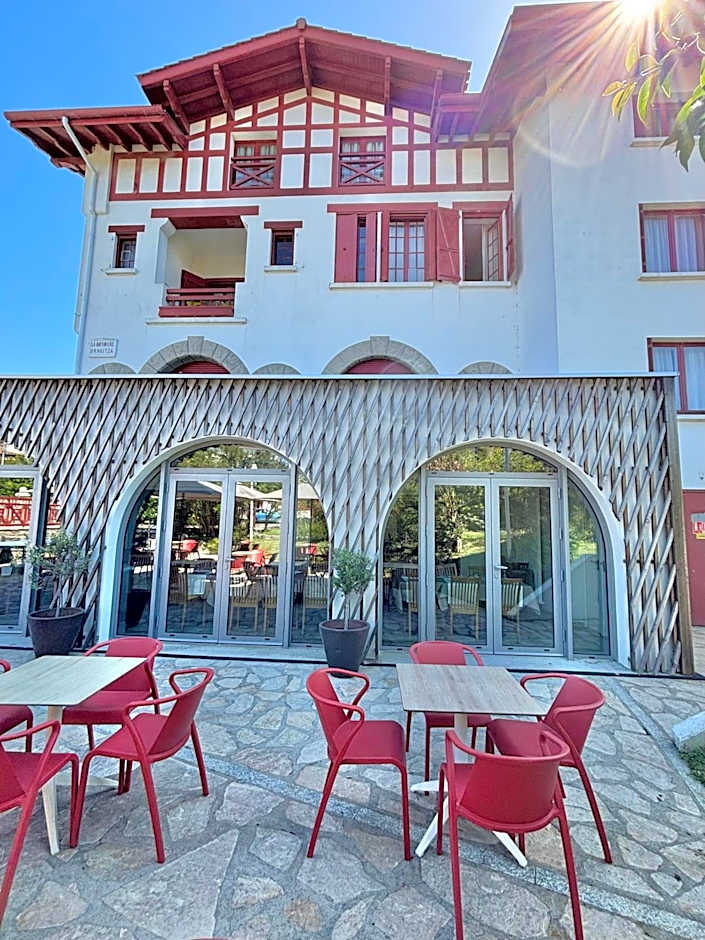 Hôtel & Résidence Vacances Bleues Orhoïtza
