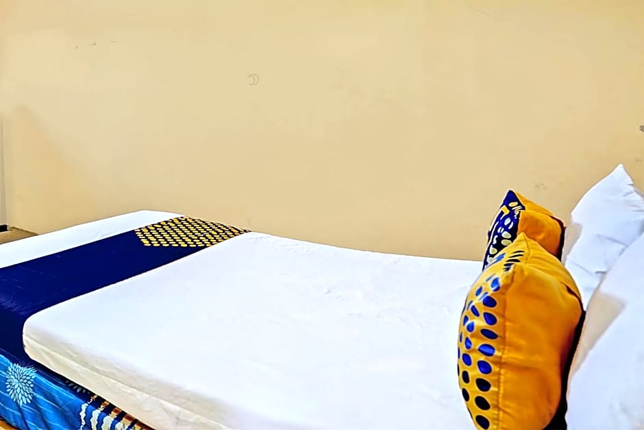 Hotel O Lili Kost SyariahNearKetapang Royal City