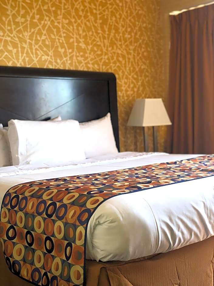 Elmhurst Hotel