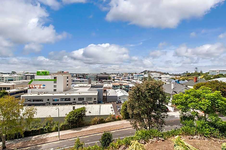 City Towers Apartments