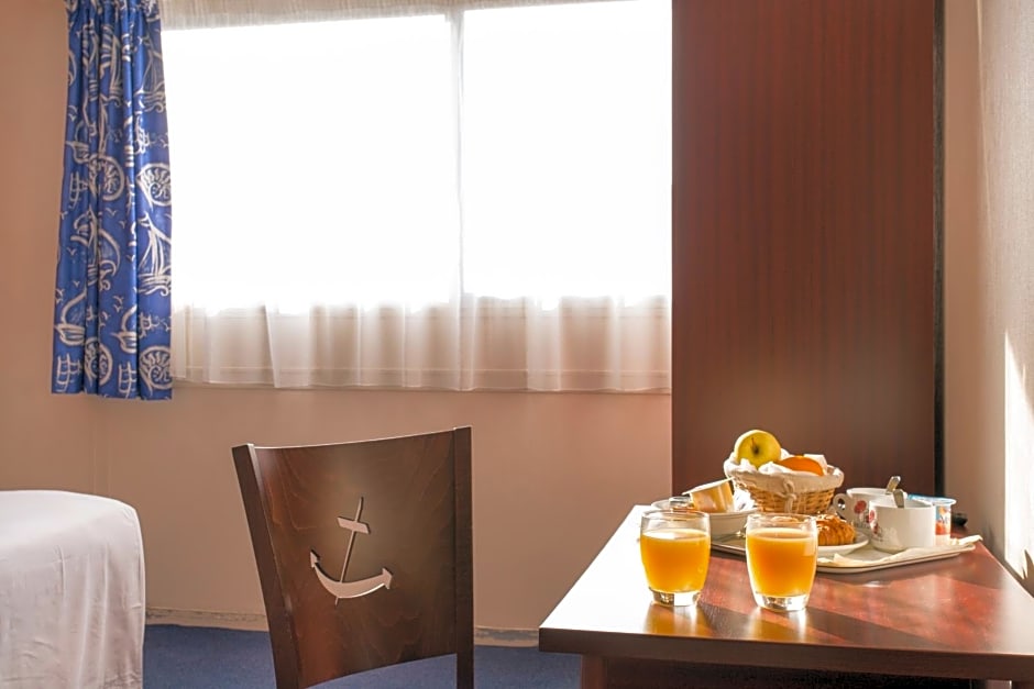 Hôtel Les Gens De Mer Le Havre by Popinns