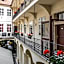 Three Golden Crowns Apartments