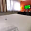 Hotel Be Guest Limoges Sud ex Black & Green