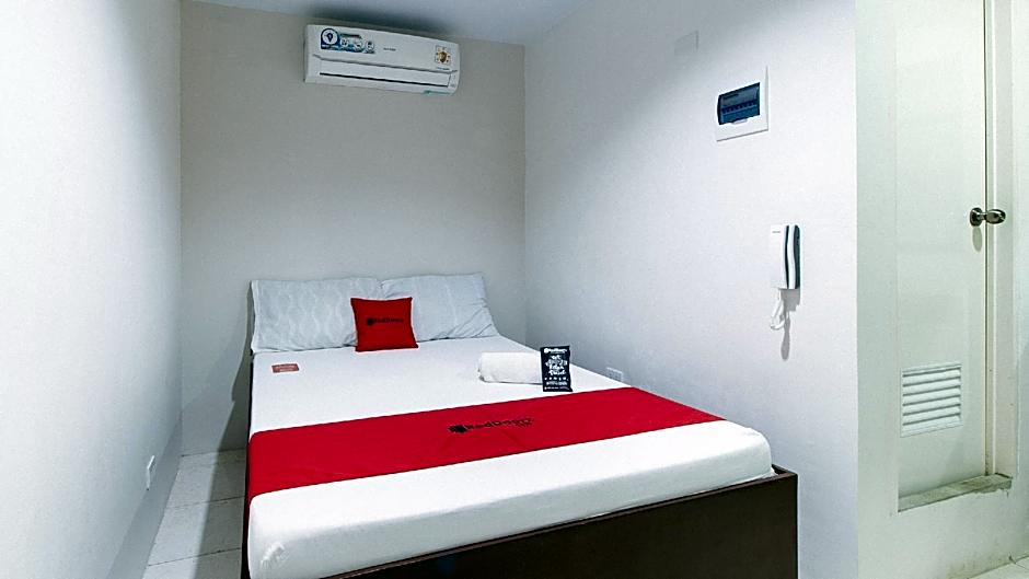 RedDoorz @ Bridgeway Hotel Tuguegarao City