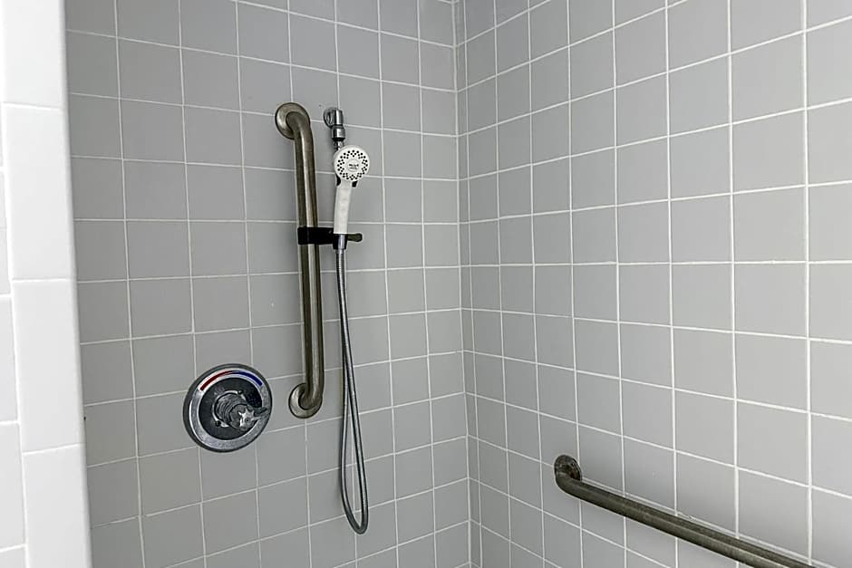 Hahira Inn By OYO near Valdosta