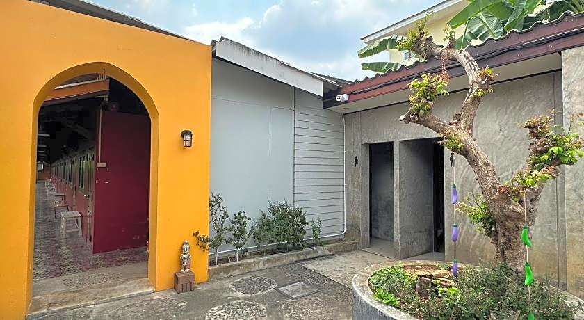 Baan Ma Feung Guest House