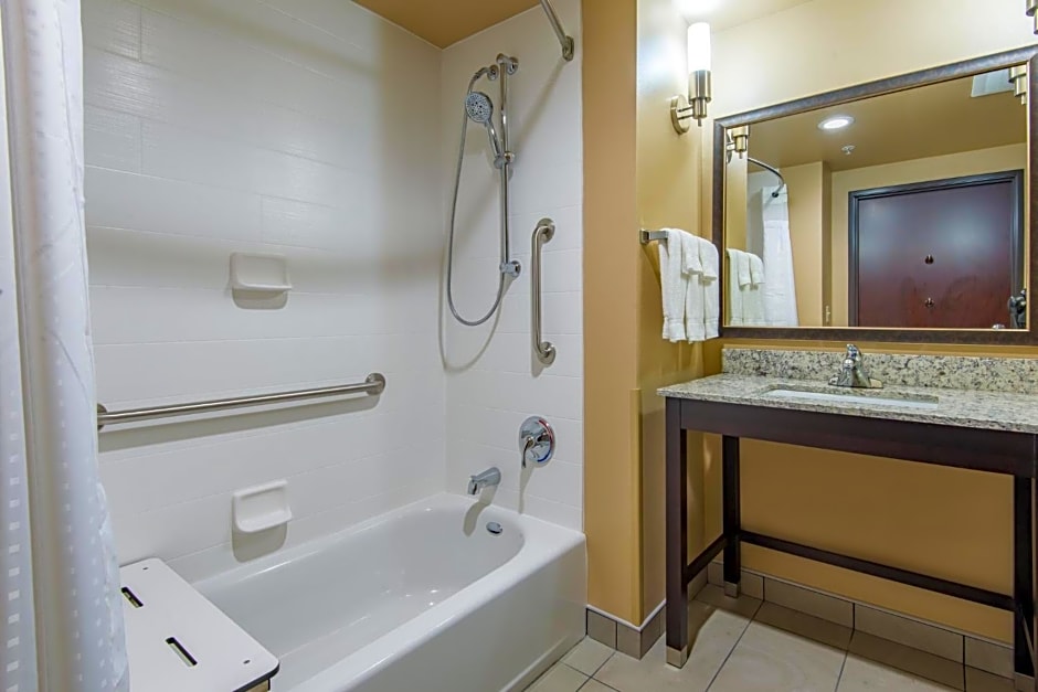 Holiday Inn Salina By IHG
