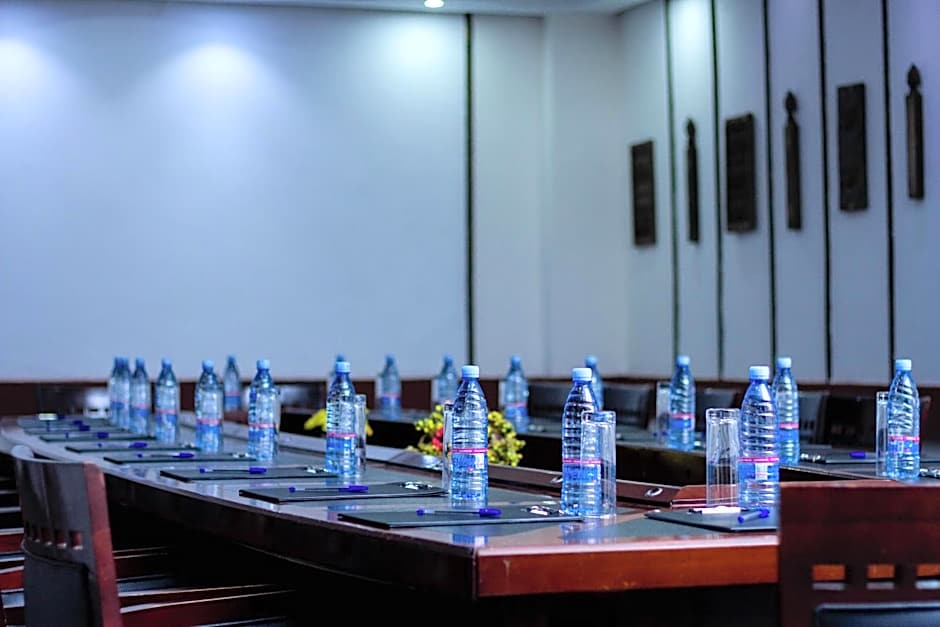 Best Western Plus Paramount Hotel
