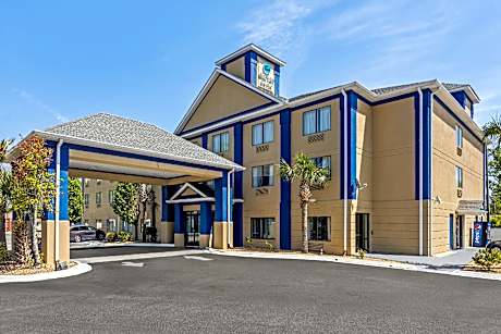 Clarion Pointe Jesup