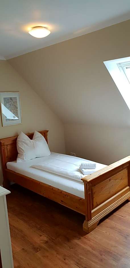 Airport Hotel One Aparthotel Sylt