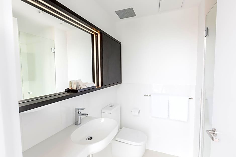 ibis Adelaide