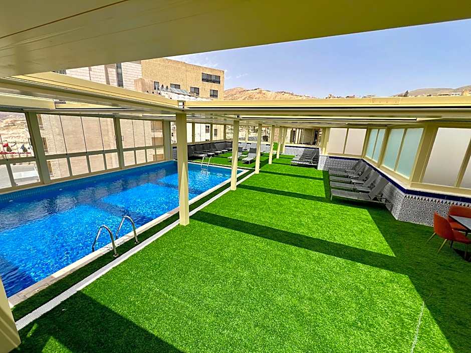 Petra Moon Hotel