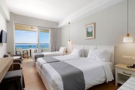 Superior Triple Room with Sea View