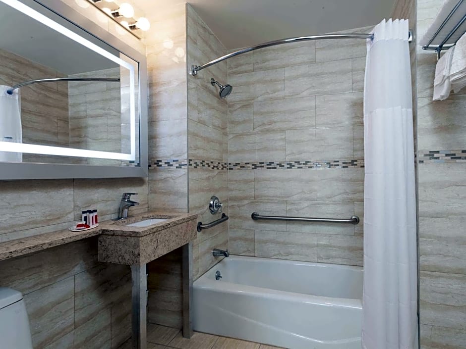 Days Inn by Wyndham Brooklyn Crown Heights