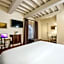 Hotel Embassy