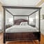 Coombs Inn & Suites, Ascend Hotel Collection
