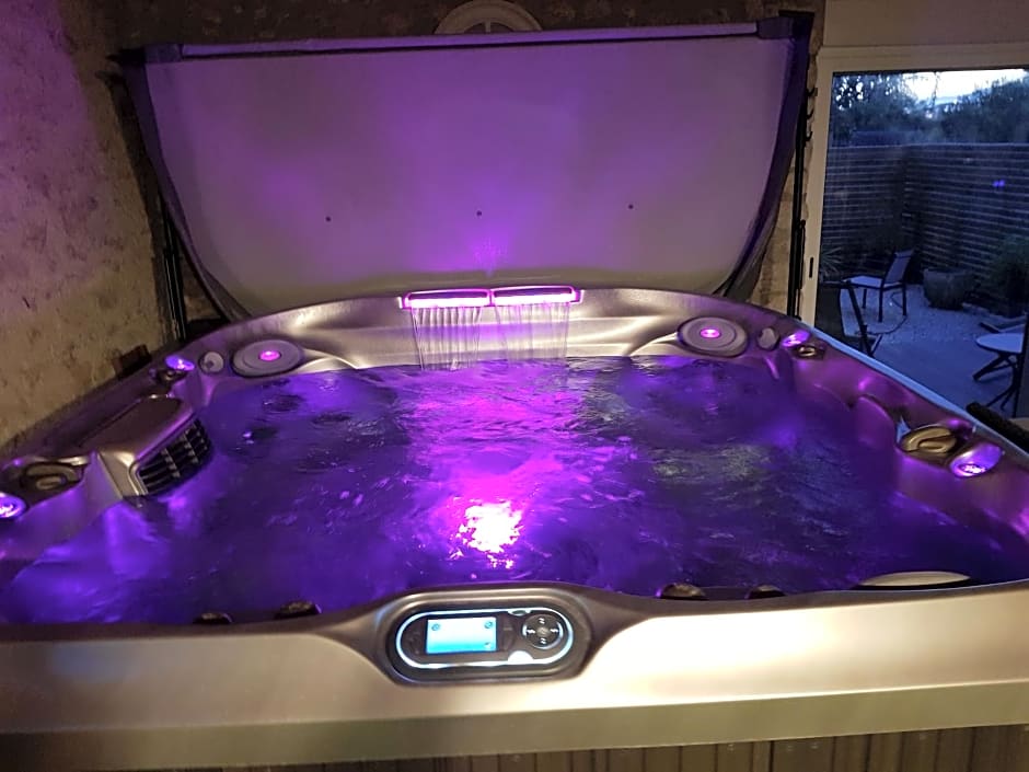 Le Grand Cèdre Spa et sauna intérieur piscine