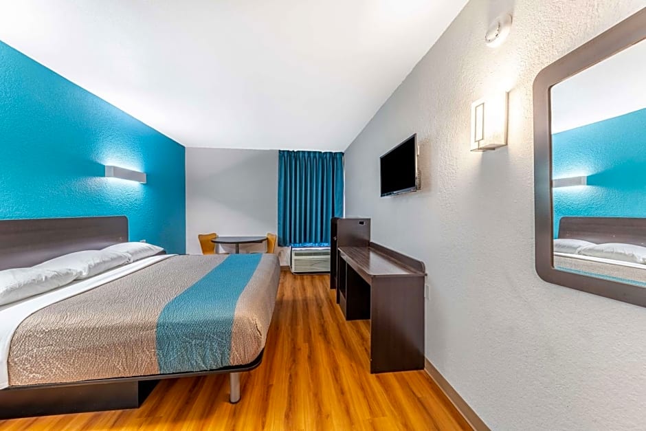 Motel 6 Lewisville, TX - Medical City