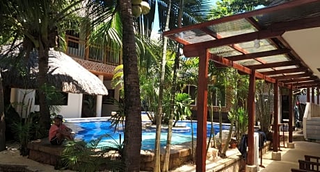 birdwatchers beachfront hotel panglao