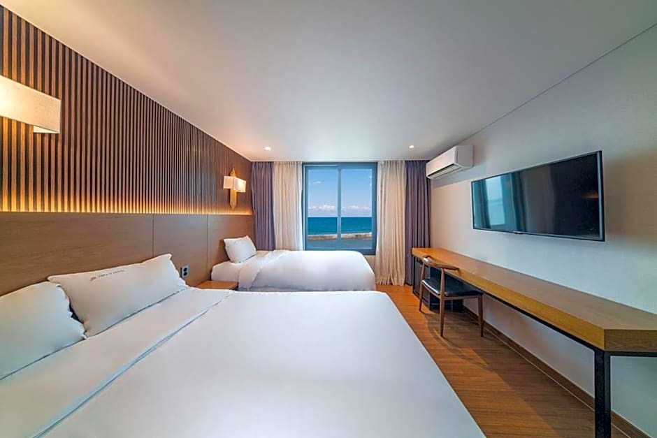 Two Y Hotel