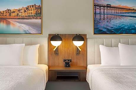 Queen Room with Two Queen Beds - Mobility Access/Non-Smoking