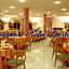 Hotel Boomerang - Check-in & Meals in front at hotel Sporting