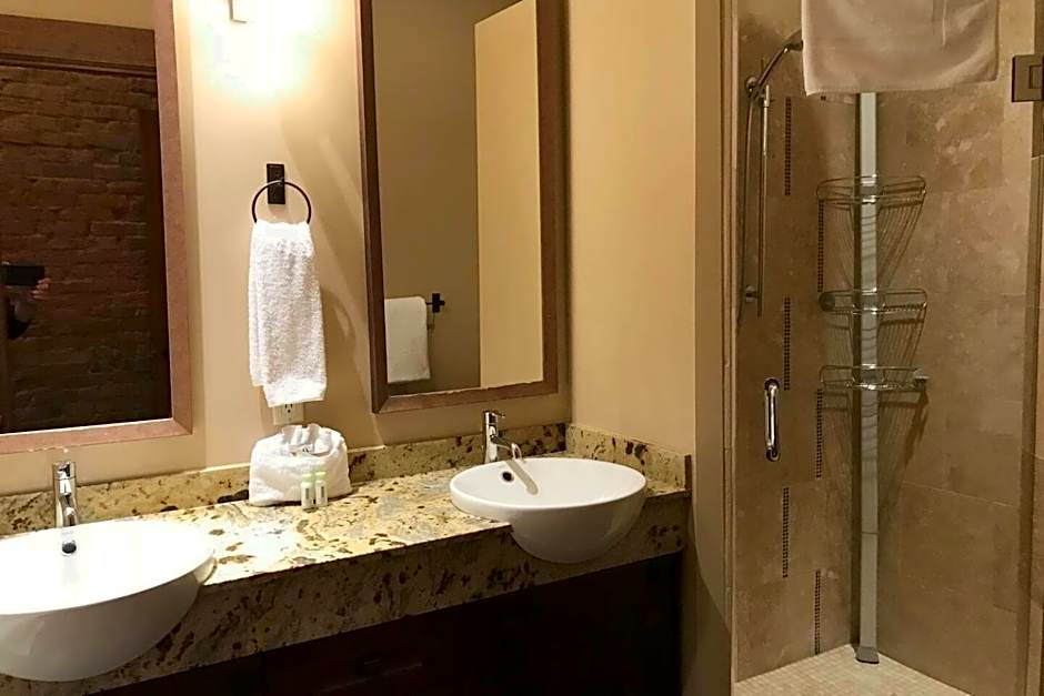 Luxurious 901 Condos by Fernie Central Reservations