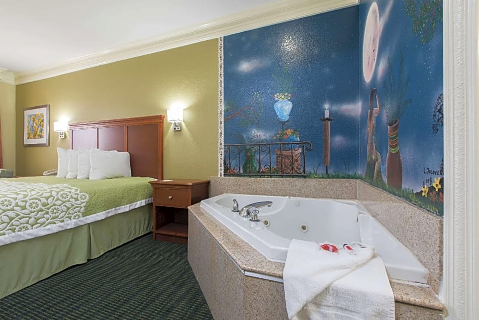 Days Inn & Suites by Wyndham Big Spring