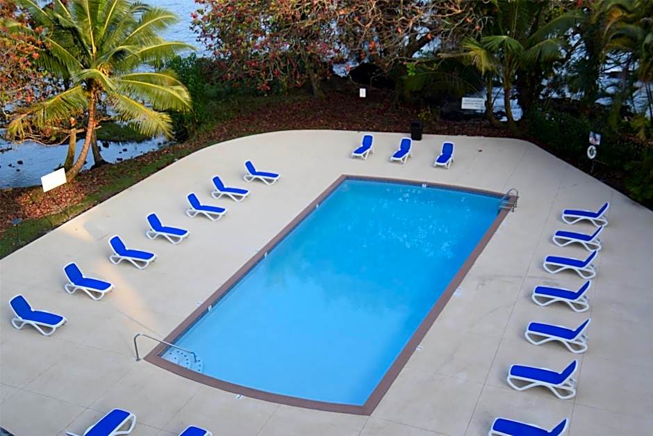 Hilo Hawaiian Hotel, Trademark Collection by Wyndham