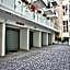 James Hotel & Apartments