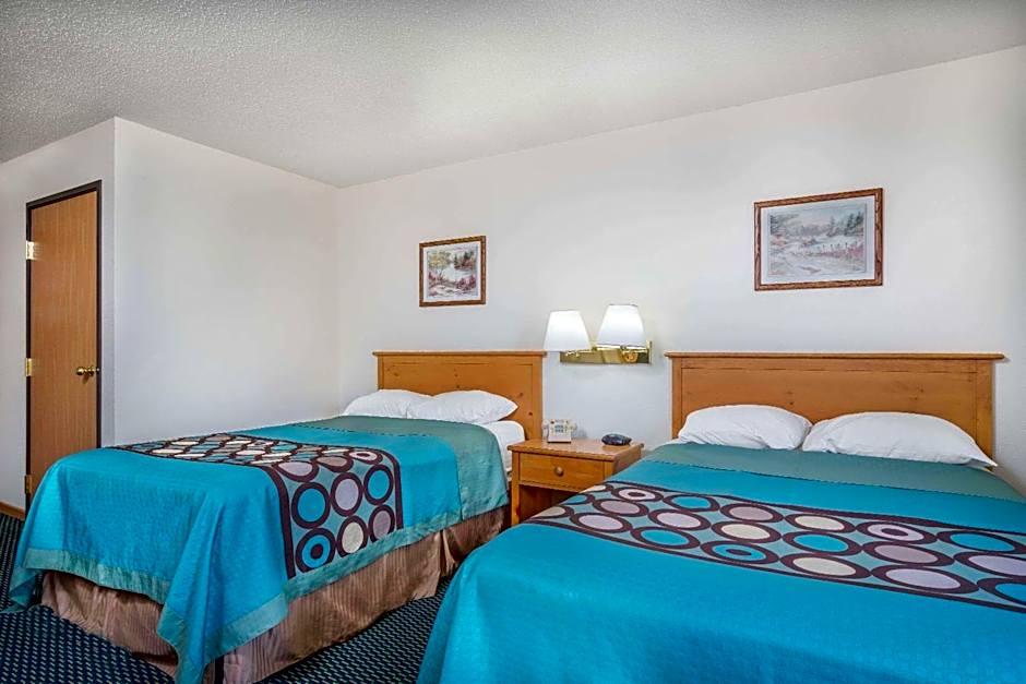 Photo 1 of 11 of Family 2 Double Beds