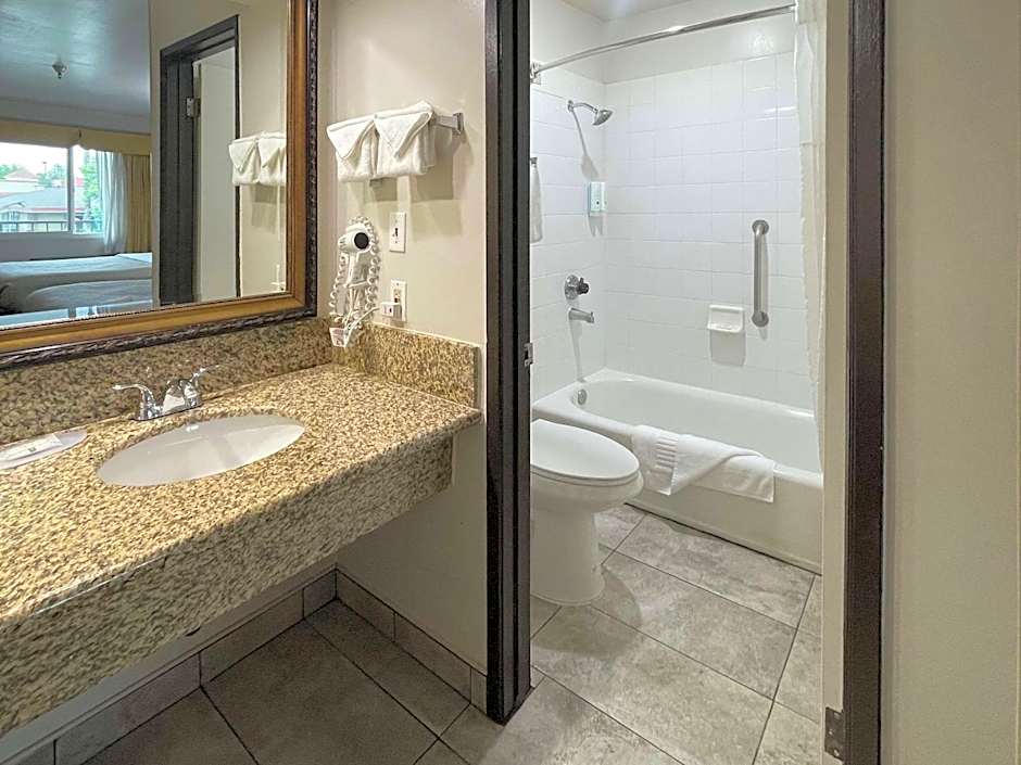 Quality Inn Ontario Airport Convention Center