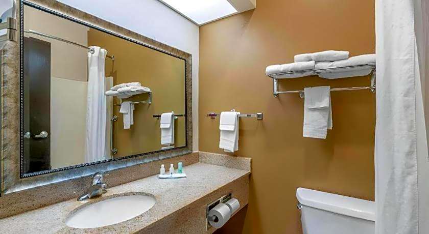 Quality Inn & Suites Jefferson City