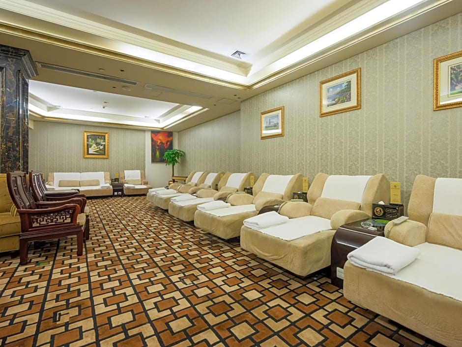 Royal Mediterranean Hotel