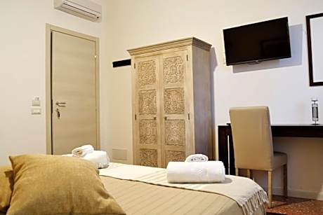 Double Room with Private External Bathroom