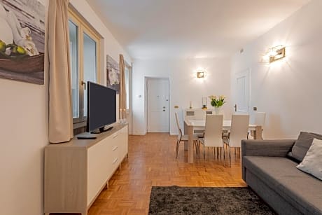 Two-Bedroom Apartment - Via Broletto 41