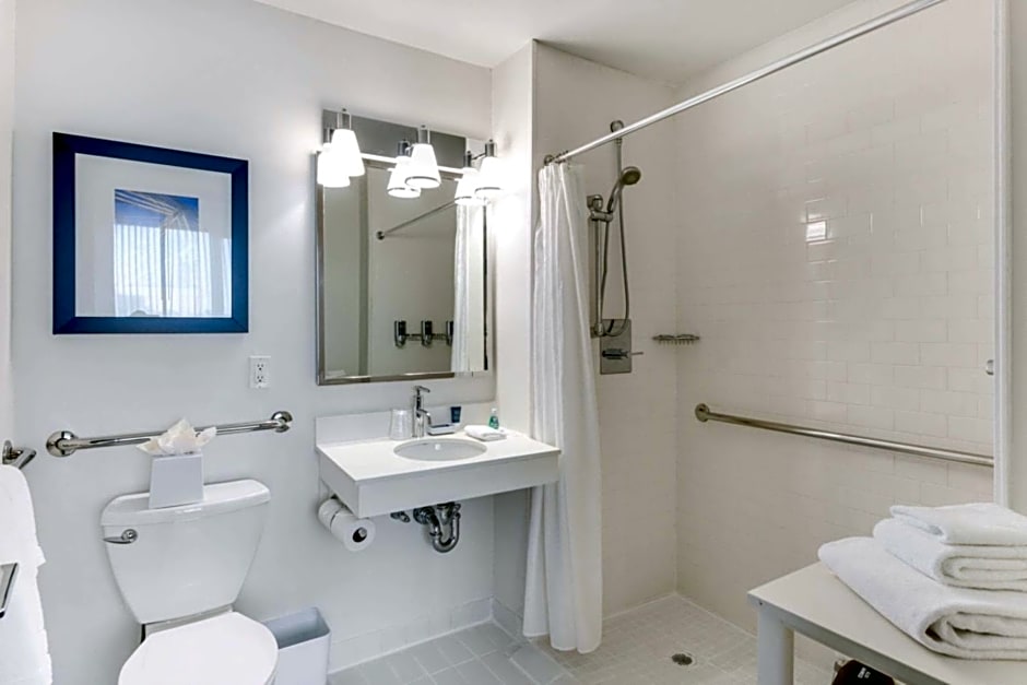 Vista LIC Hotel - Best Western Premier Collection