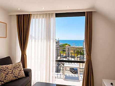 Two-Bedroom Apartment with Balcony